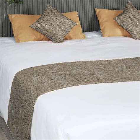 Discover the Latest Trends to Choose the Perfect Bed Runners