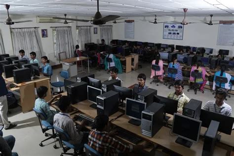Sagi Rama Krishnam Raju Engineering College Bhimavaram Campus: Photos ...