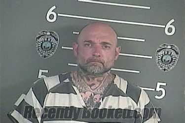 Recent Booking / Mugshot for JOSHUA C HARRIS in Pike County, Kentucky