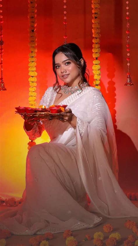 Manisha Rani Inspired 7 Saree Designs For Festive Celebrations