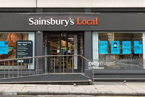 Sainsbury's Local Store 的图像结果