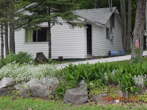 THE OAKS COTTAGES RESORT (Tichborne) - Cottage Reviews, Photos, Rate ...