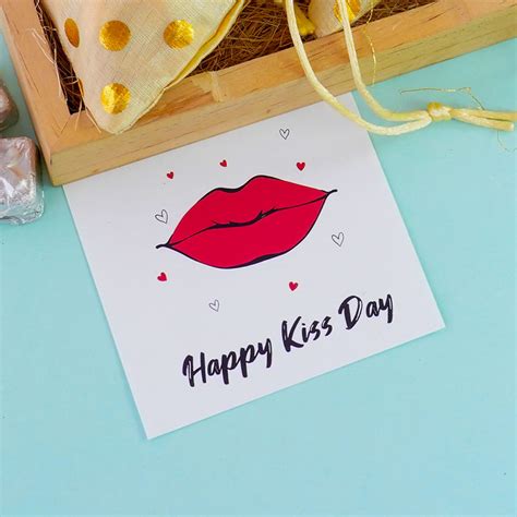 Send Couple Teddy with Card Kiss Day Gift Online - VL23-110344 | Giftalove