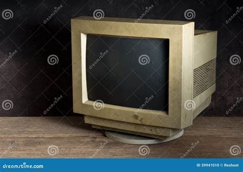 Old Computer Monitor 的图像结果