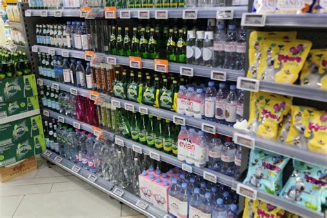 超市瓶装水,瓶装水市场,瓶装水包装_大山谷图库
