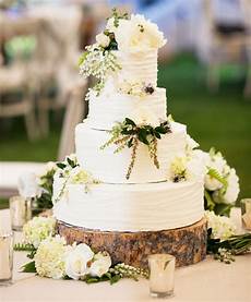 Fresh Flowers On Wedding Cakes by Wedding Cakes 20 Ways To Decorate With Fresh Flowers Fresh Flowers On Wedding Cakes