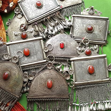 The Red Camel - Tribal and Ethnic Jewelry, Textiles and Components