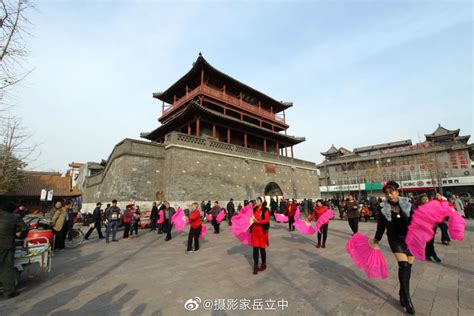 邢台123：红红火火过大年！清风楼步行街市场，一眼望去，就像一片红色的海洋