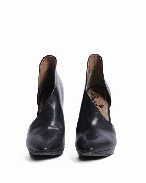 Lanvin Black Leather V-Cut High-Top Pointed-Toe Heels - My Almari