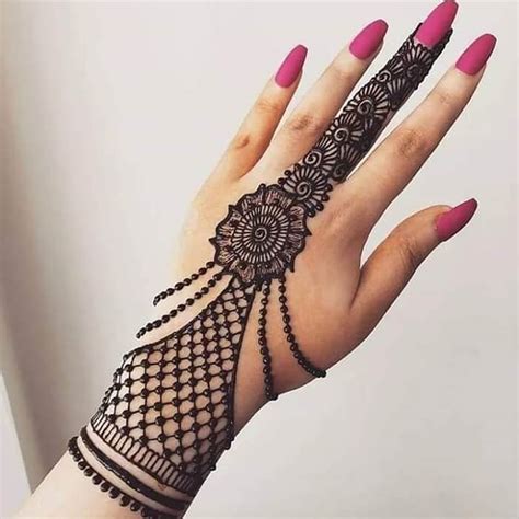 31 Great Finger Mehndi Designs Trending In The Year 2025
