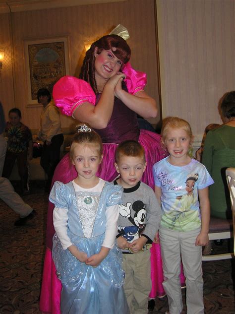 Disney Character Collection: 1900 Park Fare Character Dinner