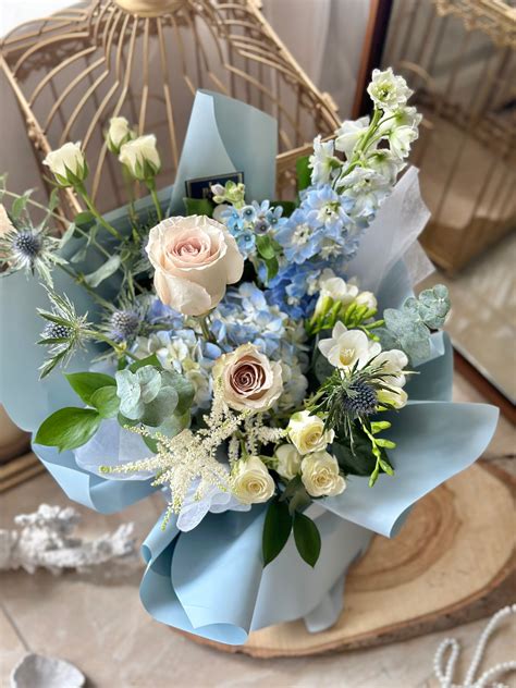 Combination of Elegant Blue Flower Bouquet | La Belle Fleur