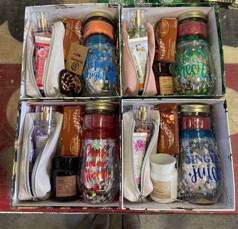 Simple friend Christmas gift basket 🎄 | Diy christmas gifts for friends ...