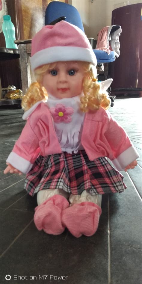 Advent Basics Soft Girl Singing Songs Princess Good Looking Musical ...