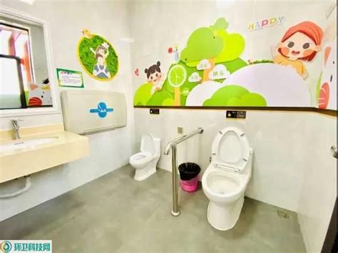 90后女孩蹲遍郑州15家公共厕所，还写了测评报告！