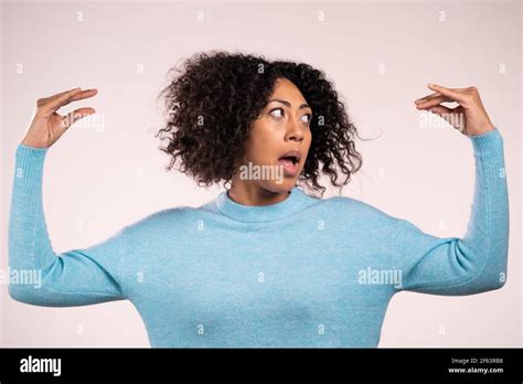 Person Rolling Their Eyes at Someone 的图像结果