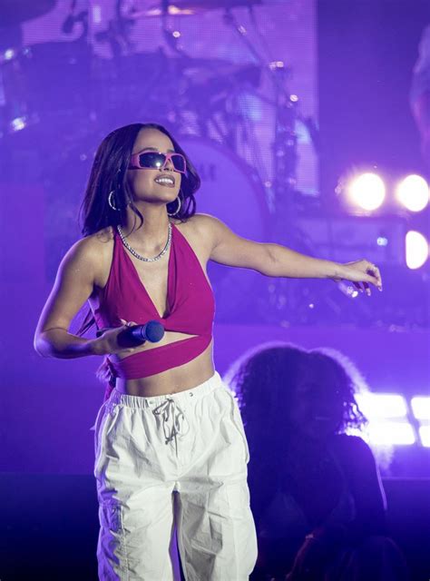 Pin by Fernanda Suarez on Guardado rápido | Becky g concert, Becky g ...