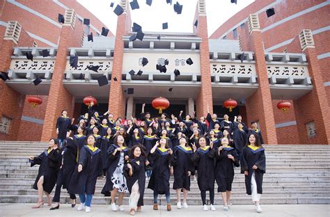 中南大学毕业照|摄影|人像摄影|摄影师陈义 - 原创作品 - 站酷 (ZCOOL)