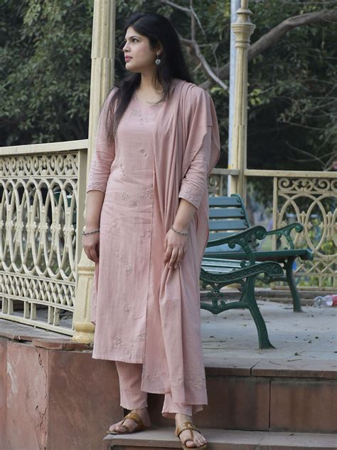 Dharya Dusky Pink Applique Kurta With Pants & Dupatta
