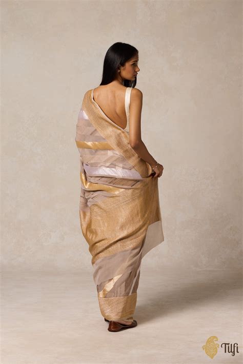 'Juhi' Beige-Grey Pure Georgette Banarasi Handloom Saree - Tilfi