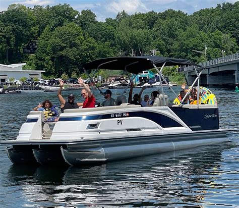 Lake Winnipesaukee Boat Tour — Daleys Adventure Boat Tours