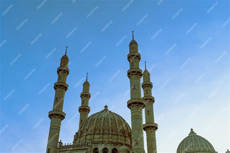 Premium Photo | Capture of Heydar Mosque in Baku Azerbaijan Religion and Hospitality Concept ...