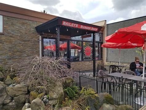 BAILEY'S BURGER SHOP, Tigard - Restaurant Reviews, Phone Number ...