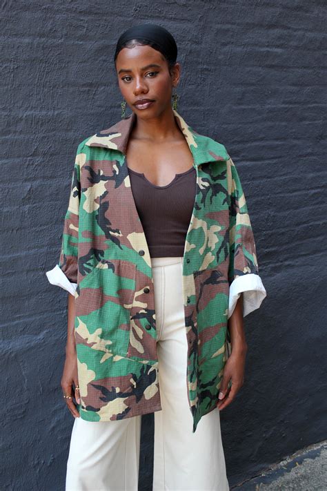 Back of Cloth 的图像结果