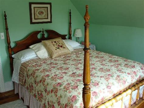 THE BRIDGE STREET INN (Charlevoix) - B&B Reviews & Photos - Tripadvisor