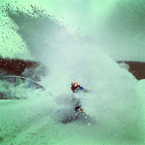 Snowboarding 的图像结果