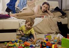 a letto con mio figlio dovrei giocare con mio figlio a letto con mio figlio dovrei giocare con mio figlio