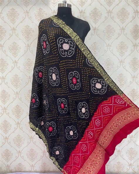 Bandhani Dupatta – SindhoiPatolaArt