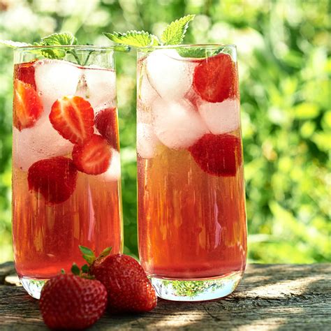 Strawberry Iced Tea – Fruity Refreshing Summer Drink | World of Chai ...