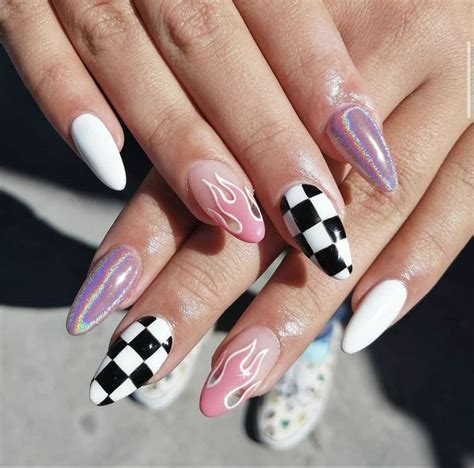 Flame Nails Are the Hottest Nail Art Trend RN | Nail art, Christmas ...