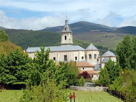 ALOJAMIENTOS RURALES VALLE DE EL PAULAR (Rascafria) - Villa Reviews ...