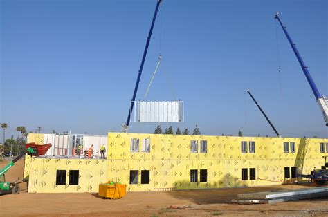North District housing complex walls go up | Inside UCR | UC Riverside