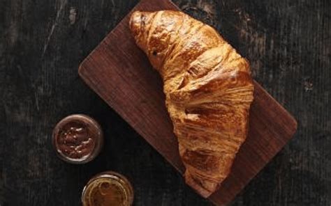 Mixed Herbs Croissant – Linoui - Chocolates | Pastries | Bakes