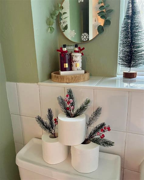 21+ Easy Bathroom Christmas Decor Ideas (2025) - DrExplains