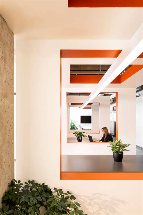 HOLMES MURPHY - Waring Associates - Your Space Redefined