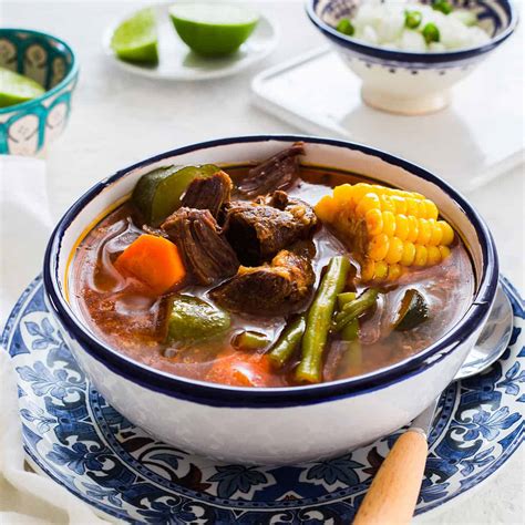 Caldo de Res Rojo - La Receta Fácil