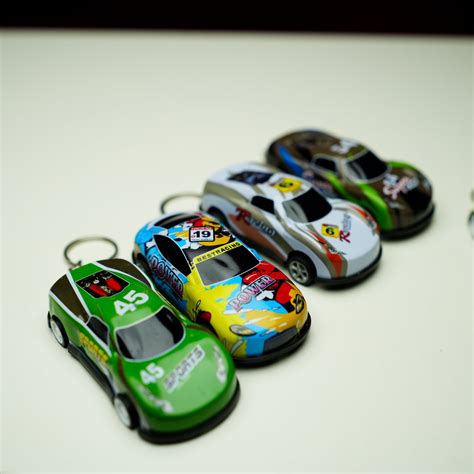 Pull-Back Racer Car Keychain 🏎️ (Random color will be sent) – KIVIU.IN