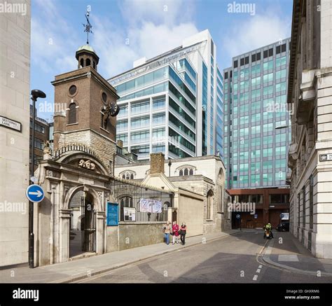 St olave church city of london hi-res stock photography and images - Alamy