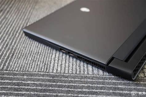 Alienware M15 R2 External Display 的图像结果