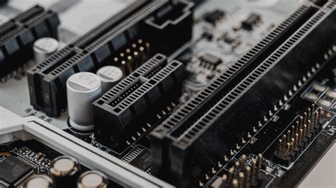 PCIe Slots Explained 的图像结果