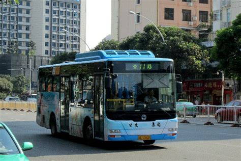 昌22路公交车让人“又爱又恨”，何时能换新？_京报网