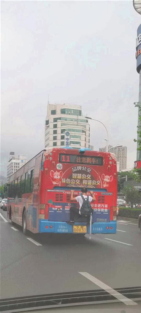 北京330路公交车灵异事件，魔鬼的末班车_灵异事件_GIFQQ奇闻娱乐网