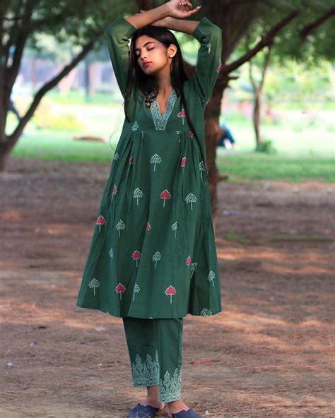 Green Handprinted Pure Cotton Kurti Set of 2| Chidiyaa