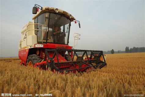 小麦收割机摄影图__农业生产_现代科技_摄影图库_昵图网nipic.com