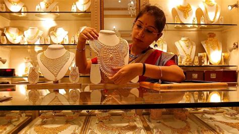 Gold-Silver Prices: चांदी हुई 4000 रुपये सस्ती, सोना भी जुलाई में बेहद ...