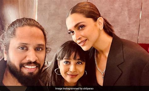 'पठान' के 'बेशर्म रंग' गाने की सिंगर शिल्पा ने दीपिका पादुकोण संग शेयर ...